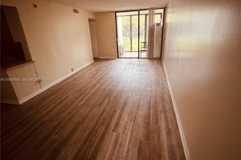 Copropriété à louer à Oakland Park, Floride: 2 chambres, 82.68 m2 № 2154387 - photo 12