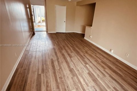 Copropriété à louer à Oakland Park, Floride: 2 chambres, 82.68 m2 № 2154387 - photo 7