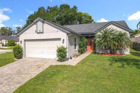 House in Oviedo, Florida 3 bedrooms, 141.03 sq.m. № 1792909 - photo 1