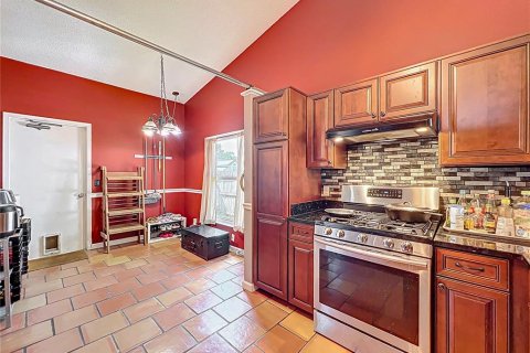 House in Oviedo, Florida 3 bedrooms, 141.03 sq.m. № 1792909 - photo 15