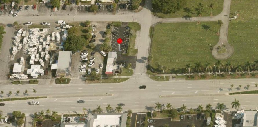 Shop in Pompano Beach, Florida № 1042960
