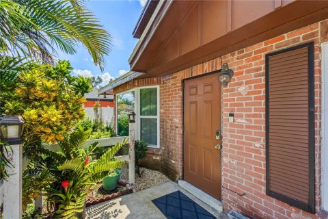 Villa ou maison à vendre à Tampa, Floride: 5 chambres, 175.03 m2 № 1876554 - photo 2