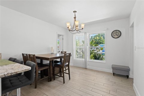 Villa ou maison à vendre à Tampa, Floride: 5 chambres, 175.03 m2 № 1876554 - photo 12