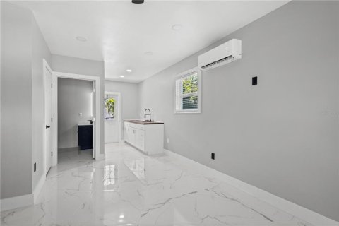 Villa ou maison à vendre à Tampa, Floride: 5 chambres, 175.03 m2 № 1876554 - photo 16