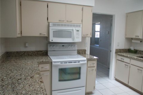 Villa ou maison à louer à Sun City Center, Floride: 2 chambres, 163.14 m2 № 2388627 - photo 7