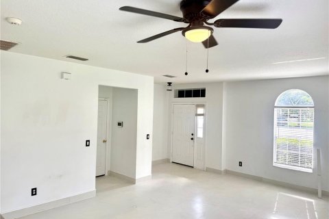 House in Orlando, Florida 5 bedrooms, 285.58 sq.m. № 2379499 - photo 3
