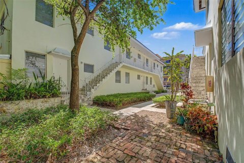 Apartment in Coral Gables, Florida 1 bedroom № 2068205 - photo 9
