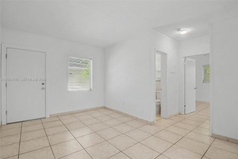 Apartment in Coral Gables, Florida 1 bedroom № 2068205 - photo 2