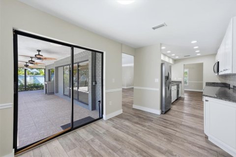 House in Sarasota, Florida 3 bedrooms, 197.42 sq.m. № 2421755 - photo 30