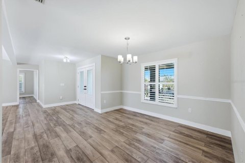 House in Sarasota, Florida 3 bedrooms, 197.42 sq.m. № 2421755 - photo 20