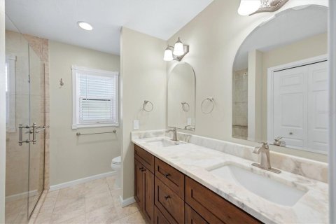 House in Sarasota, Florida 3 bedrooms, 197.42 sq.m. № 2421755 - photo 23