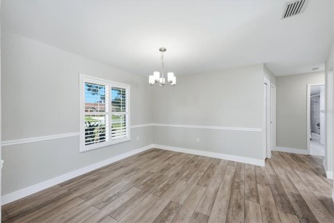 House in Sarasota, Florida 3 bedrooms, 197.42 sq.m. № 2421755 - photo 29