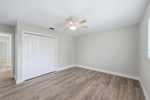 House in Sarasota, Florida 3 bedrooms, 197.42 sq.m. № 2421755 - photo 5