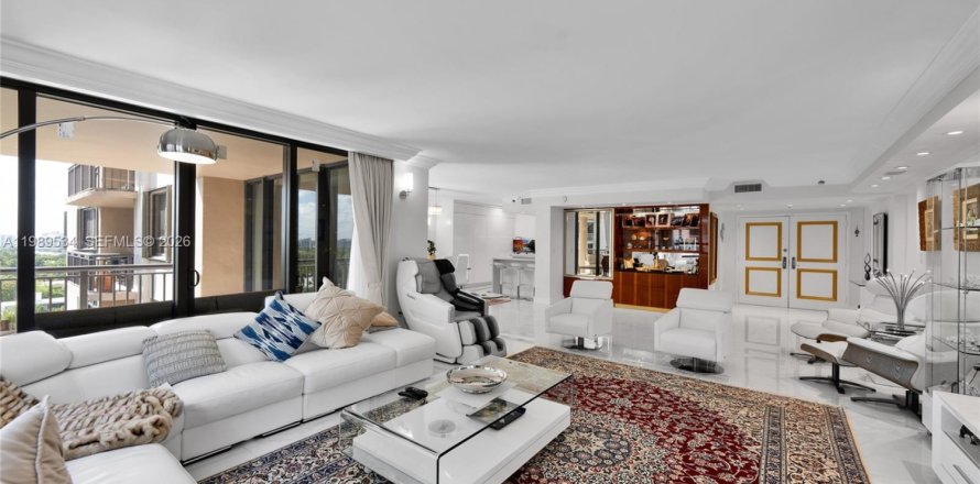 Кондоминиум с 2 спальнями в Бэл-Харбор, Флорида № 2057556