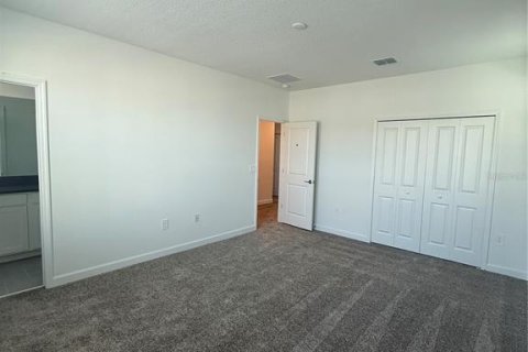House in Davenport, Florida 6 bedrooms, 305.74 sq.m. № 2166372 - photo 16