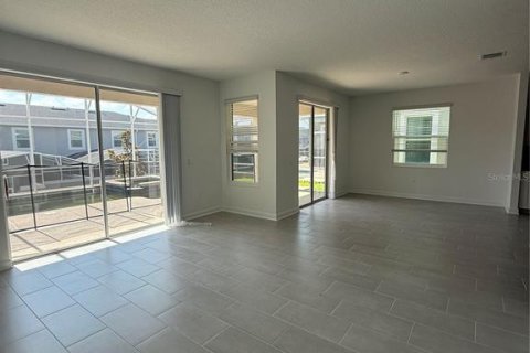House in Davenport, Florida 6 bedrooms, 305.74 sq.m. № 2166372 - photo 23