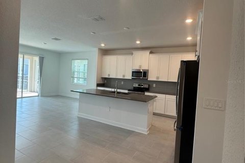 House in Davenport, Florida 6 bedrooms, 305.74 sq.m. № 2166372 - photo 6