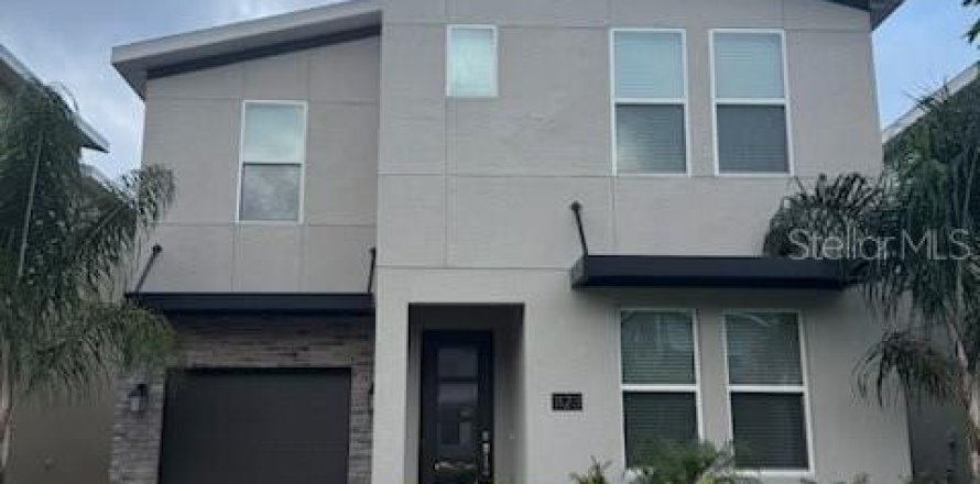 House in Davenport, Florida 6 bedrooms, 305.74 sq.m. № 2166372