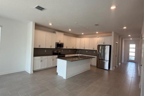 House in Davenport, Florida 6 bedrooms, 305.74 sq.m. № 2166372 - photo 7
