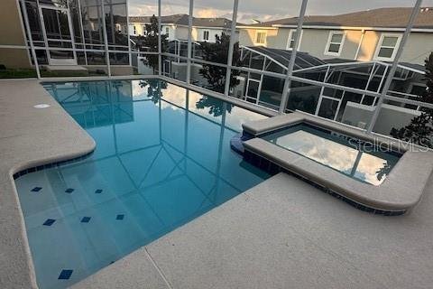House in Davenport, Florida 6 bedrooms, 305.74 sq.m. № 2166372 - photo 26