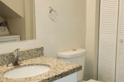 Copropriété à louer à Miami, Floride: 3 chambres, 135.82 m2 № 1983403 - photo 16