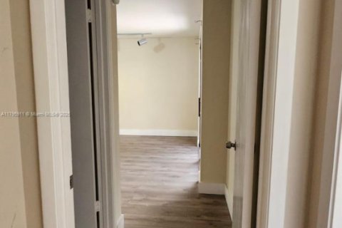 Copropriété à louer à Miami, Floride: 3 chambres, 135.82 m2 № 1983403 - photo 22