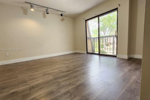 Copropriété à louer à Miami, Floride: 3 chambres, 135.82 m2 № 1983403 - photo 23