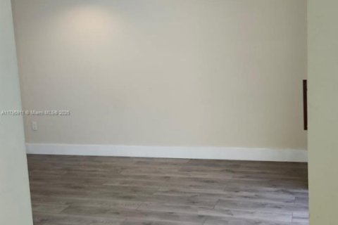 Copropriété à louer à Miami, Floride: 3 chambres, 135.82 m2 № 1983403 - photo 18