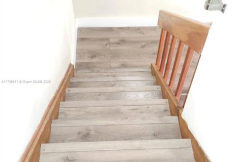 Copropriété à louer à Miami, Floride: 3 chambres, 135.82 m2 № 1983403 - photo 7