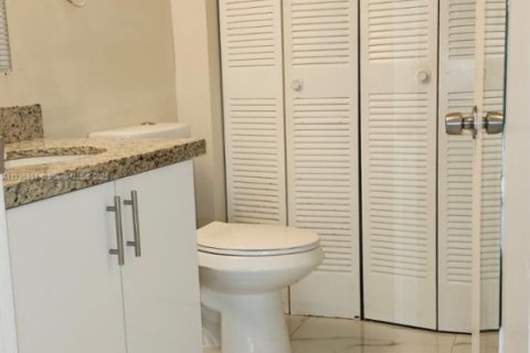 Copropriété à louer à Miami, Floride: 3 chambres, 135.82 m2 № 1983403 - photo 15