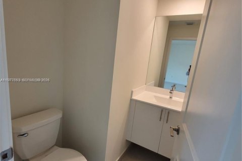 Touwnhouse à louer à Doral, Floride: 3 chambres, 149.02 m2 № 2051430 - photo 6