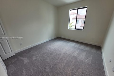 Touwnhouse à louer à Doral, Floride: 3 chambres, 149.02 m2 № 2051430 - photo 18