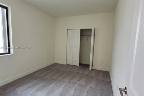 Touwnhouse à louer à Doral, Floride: 3 chambres, 149.02 m2 № 2051430 - photo 17