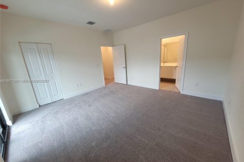 Touwnhouse à louer à Doral, Floride: 3 chambres, 149.02 m2 № 2051430 - photo 13