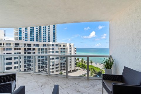 Copropriété à vendre à Sunny Isles Beach, Floride: 2 chambres, 175.21 m2 № 1779140 - photo 15