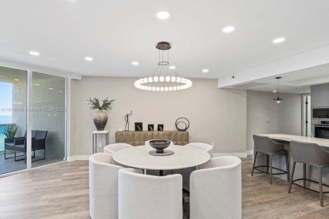 Copropriété à vendre à Sunny Isles Beach, Floride: 2 chambres, 175.21 m2 № 1779140 - photo 7