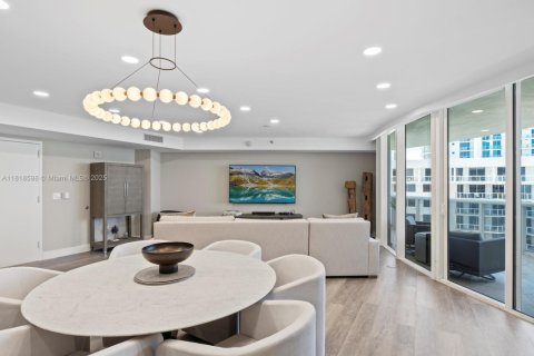 Copropriété à vendre à Sunny Isles Beach, Floride: 2 chambres, 175.21 m2 № 1779140 - photo 2