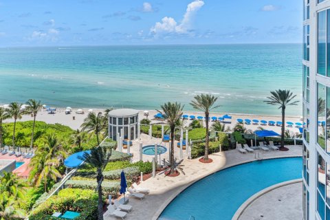 Copropriété à vendre à Sunny Isles Beach, Floride: 2 chambres, 175.21 m2 № 1779140 - photo 10