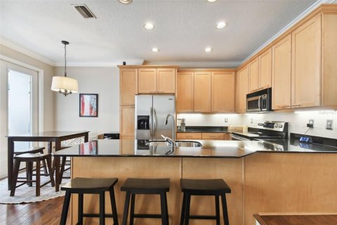 Townhouse in Tampa, Florida 2 bedrooms, 141.4 sq.m. № 1538238 - photo 18