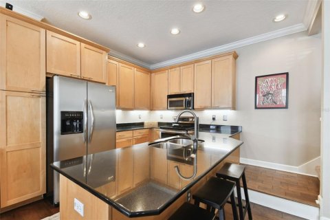 Townhouse in Tampa, Florida 2 bedrooms, 141.4 sq.m. № 1538238 - photo 21