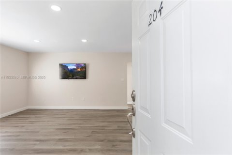 Condominio en venta en Miami, Florida, 1 dormitorio, 58.53 m2 № 1992790 - foto 13