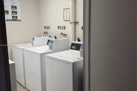 Copropriété à louer à Miami, Floride: 1 chambre, 82.68 m2 № 2263354 - photo 19