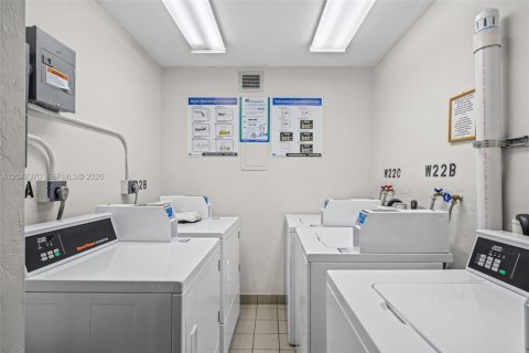 Copropriété à louer à Miami, Floride: 1 chambre, 82.68 m2 № 2263354 - photo 28
