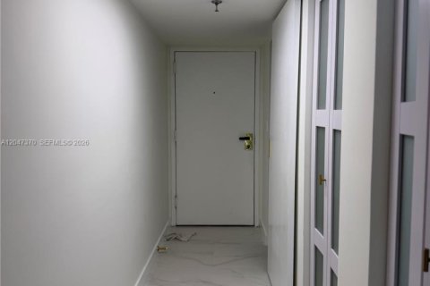 Copropriété à louer à Miami, Floride: 1 chambre, 82.68 m2 № 2263354 - photo 6