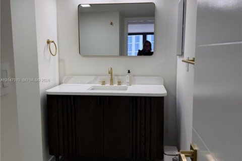 Copropriété à louer à Miami, Floride: 1 chambre, 82.68 m2 № 2263354 - photo 10