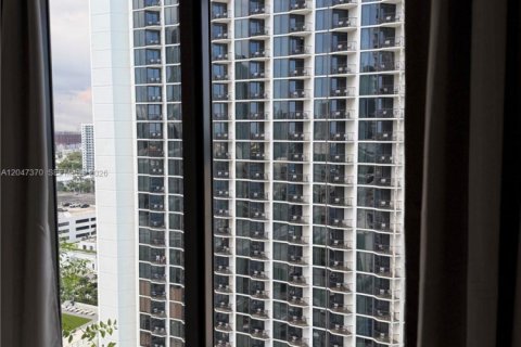 Copropriété à louer à Miami, Floride: 1 chambre, 82.68 m2 № 2263354 - photo 4