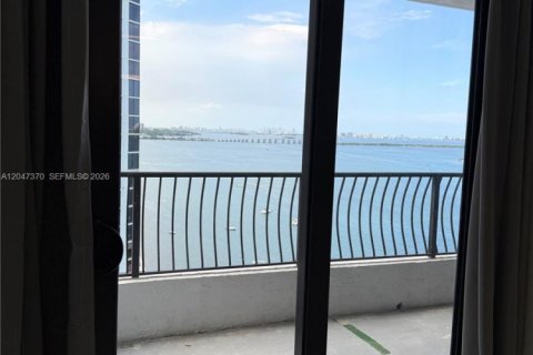 Copropriété à louer à Miami, Floride: 1 chambre, 82.68 m2 № 2263354 - photo 3
