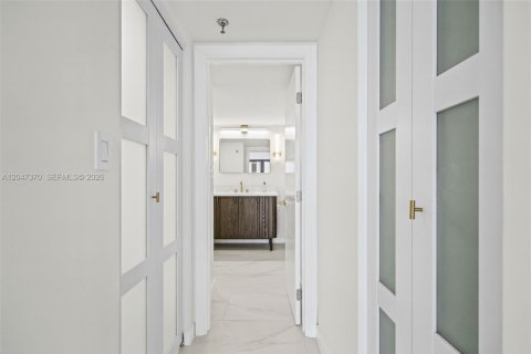 Copropriété à louer à Miami, Floride: 1 chambre, 82.68 m2 № 2263354 - photo 25
