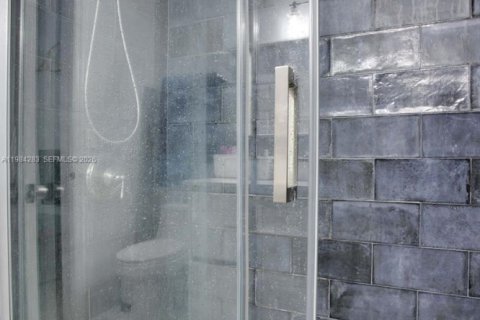 Townhouse in Weston, Florida 2 bedrooms, 93.37 sq.m. № 2051417 - photo 12