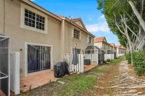 Townhouse in Weston, Florida 2 bedrooms, 93.37 sq.m. № 2051417 - photo 19
